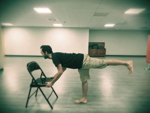 preparativa-virabhadrasana-3-silla-2