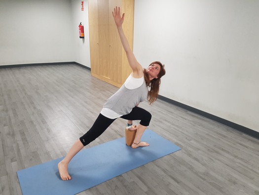 ardha chandrasana