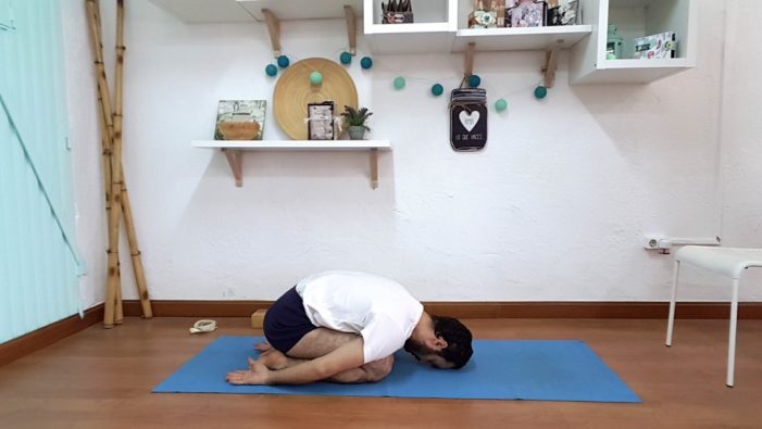 adho-mukha-virasana-manos-atras