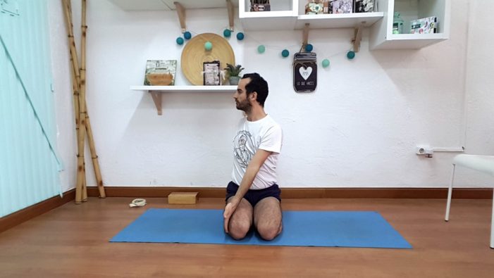 parsva-vajrasana