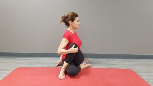 ardha-matsyendrasana-preparativa