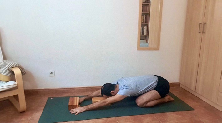 adho mukha virasana