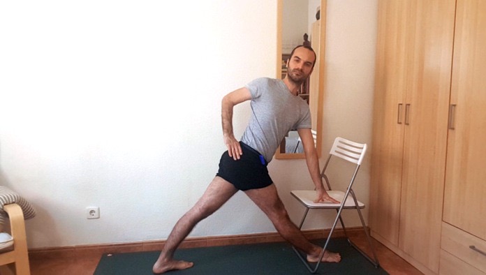 parivrtta trikonasana