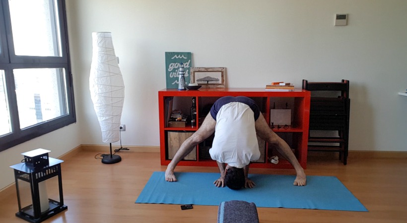 prasarita padottanasana
