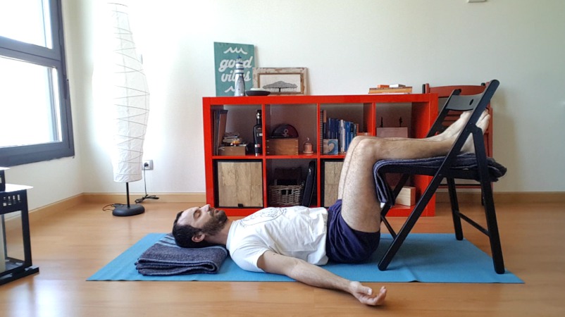 savasana para el dolor lumbar