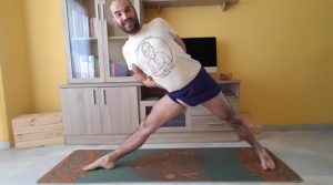 desbloqueo de cadera con cinturón de Yoga